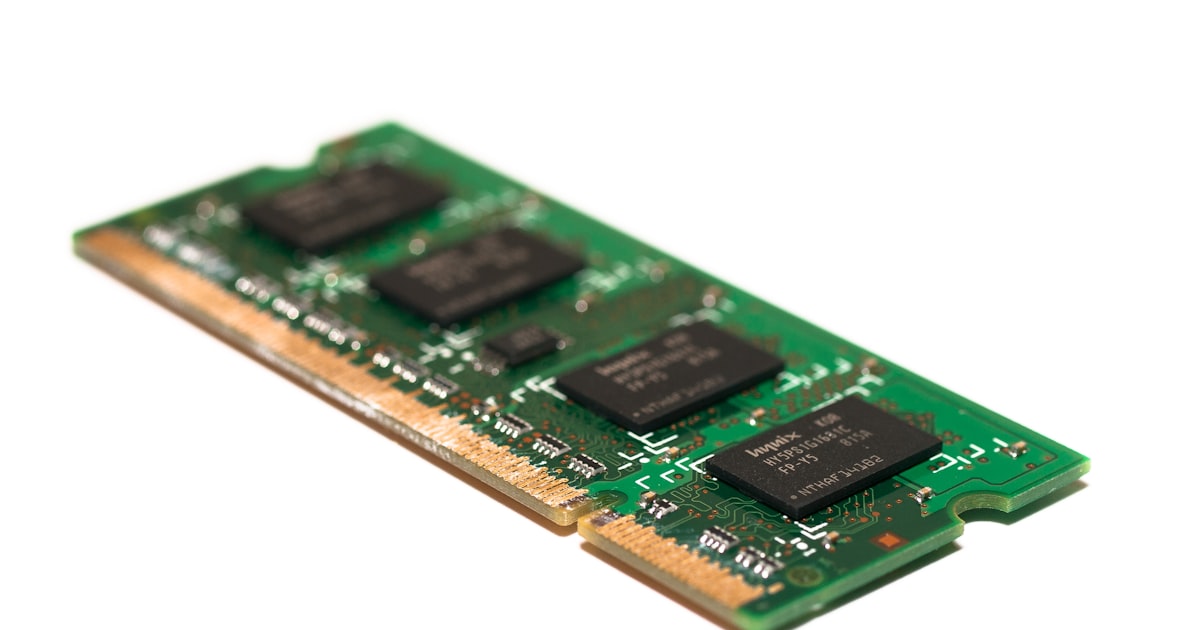 HBM 메모리 반도체 - SK하이닉스 메모리 칩 클로즈업