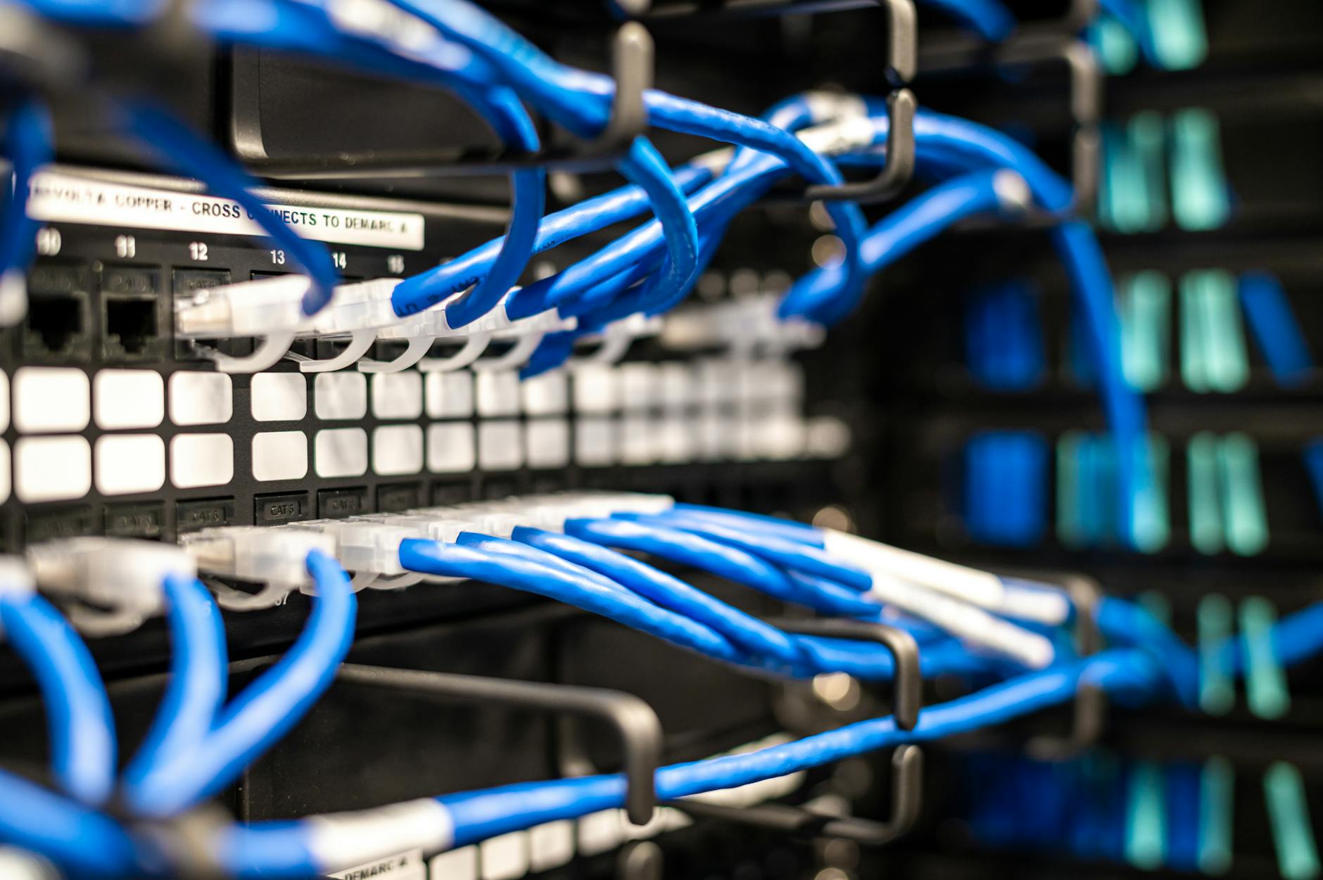 datacenter GPU cluster supercomputer server hall